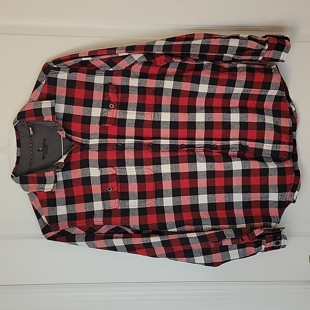 Woolrich Red and Black Plaid Button Flannel Shirt Down Size, M.  Unisex